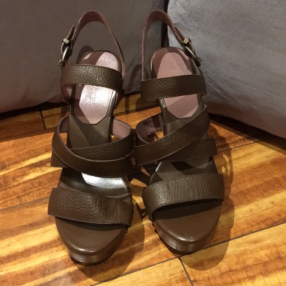 Hive & Honey Vintage Tumbled Sandals